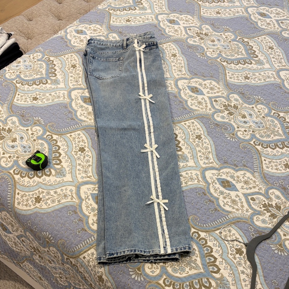 Women's Blue Jeans with off White accents